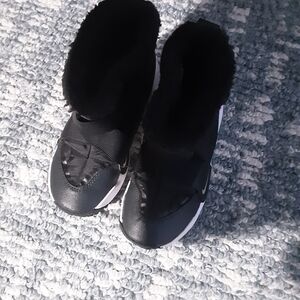 NIKE Toddler  Black Fur-Lined Snow Boots Sixe 12C